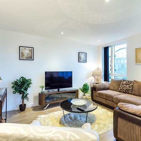 2 Bed Property Close To Heathrow Airport Hounslow Exterior photo
